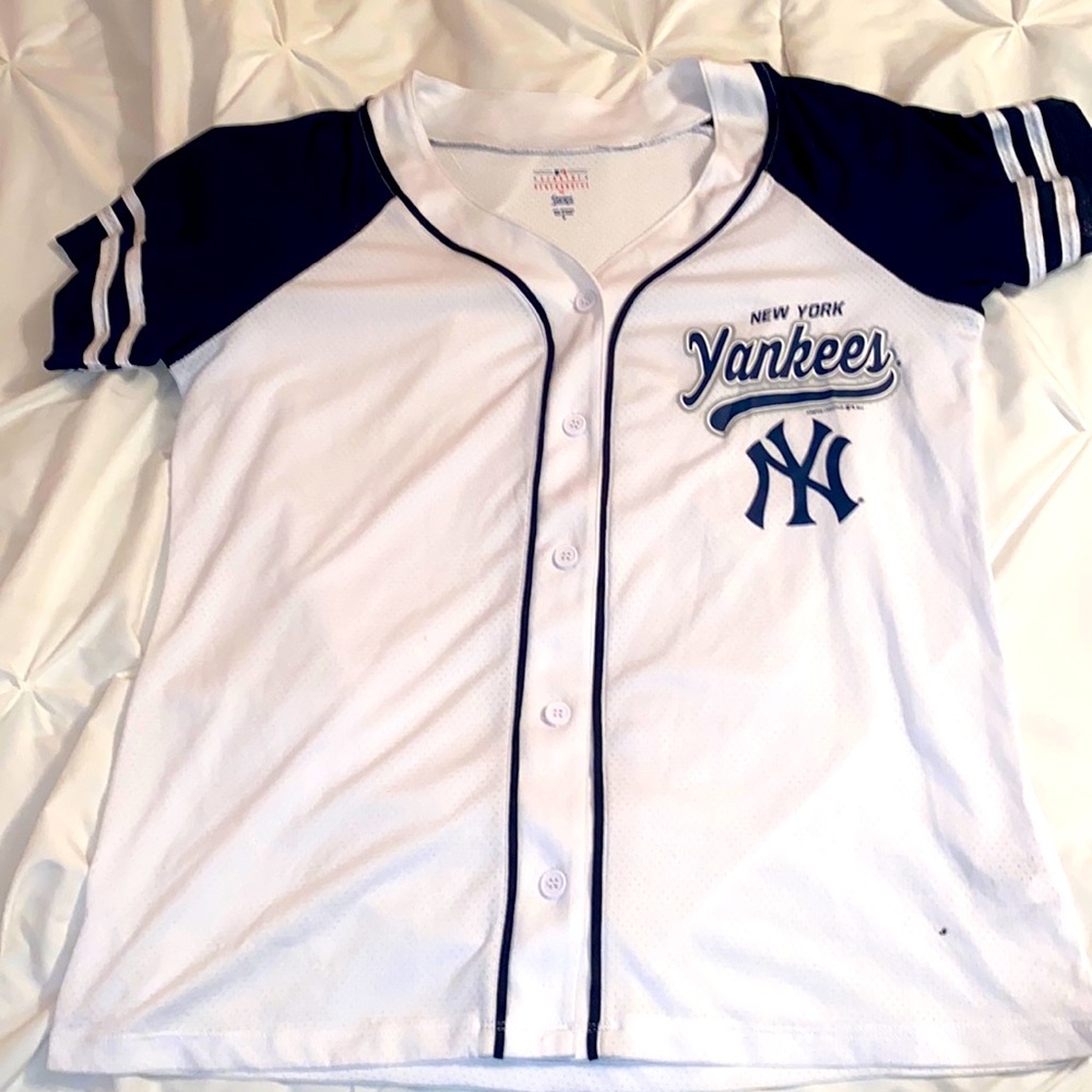 Women New York Yankees Shirt